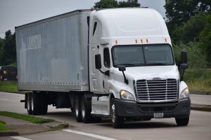 3 Common Indicators of Heavy-Duty Truck Transmission Problems